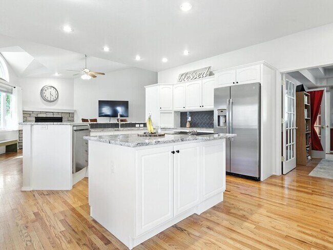 Building Photo - 18370 Lazy Summer Way