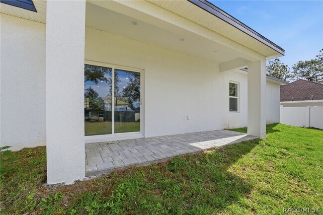 Building Photo - 2275 W Linden Dr