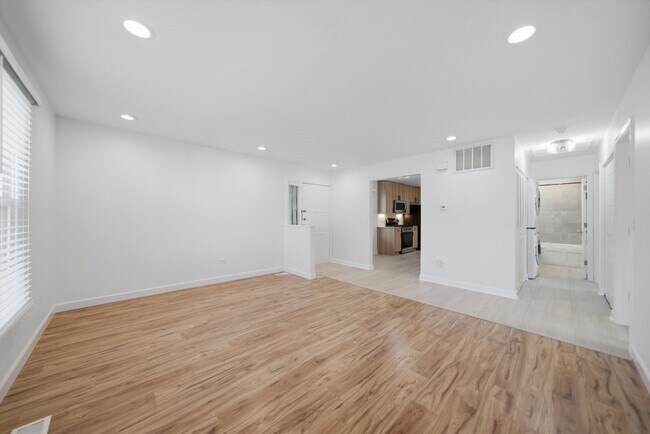 Building Photo - 1046 Hampton Harbor