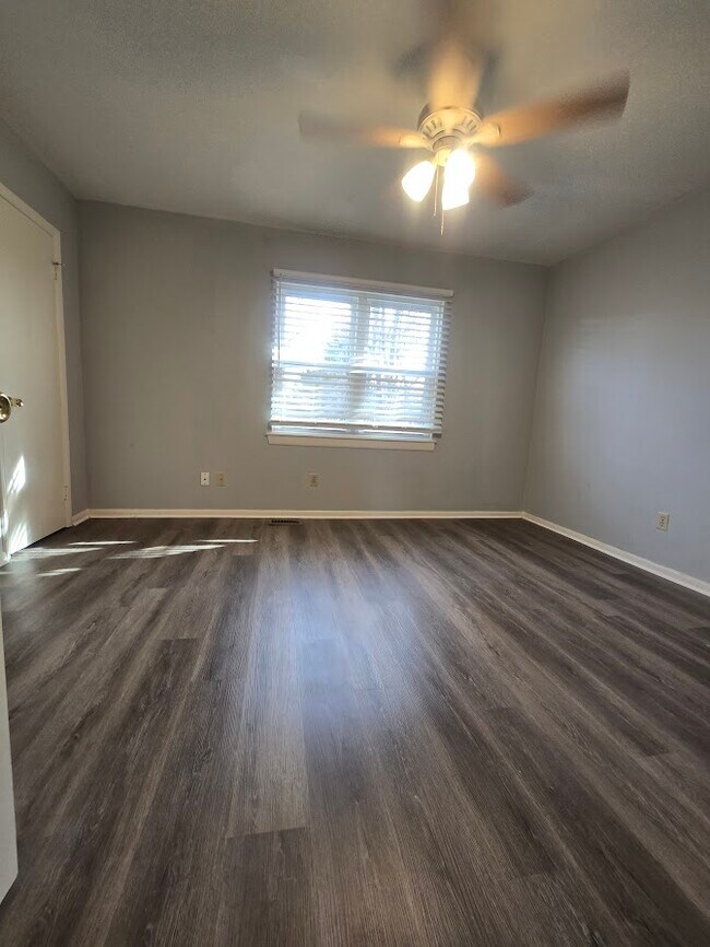 Building Photo - 5725 Bramblegate Rd