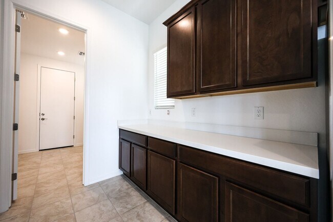 Building Photo - 3 Bedroom + Den and Loft in Aloravita Community