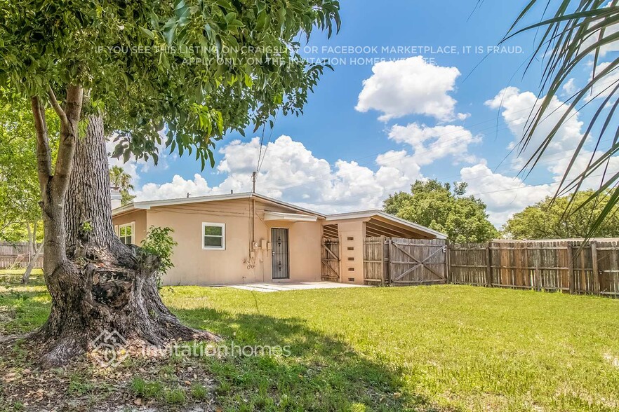 Building Photo - 610 Zinnia Dr