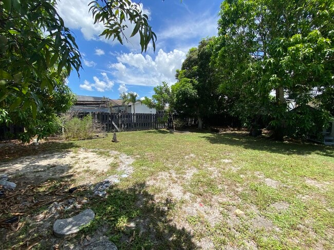 Building Photo - 118 Mayorca Ct