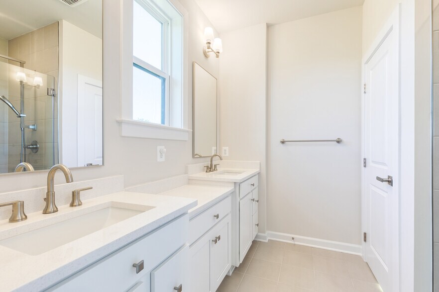 Building Photo - 200 Hickory Hollow Ct