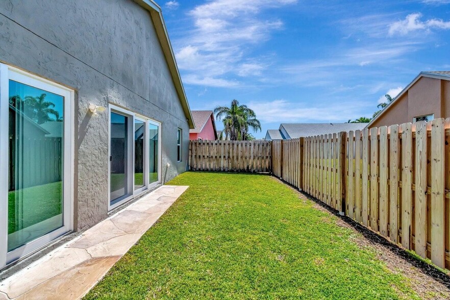Building Photo - 1439 Waterway Cove Dr