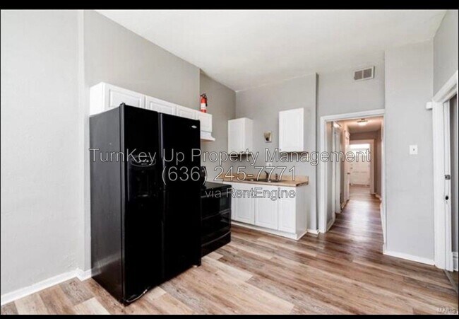 Building Photo - 4005 S Grand Blvd