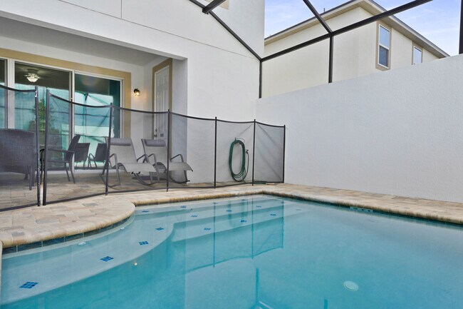 Building Photo - 1547 Carey Palm Cir