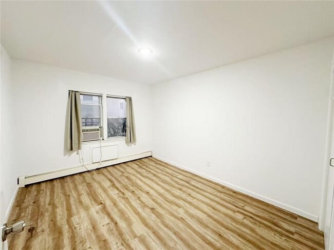 Building Photo - 108-51-10863 63rd Dr
