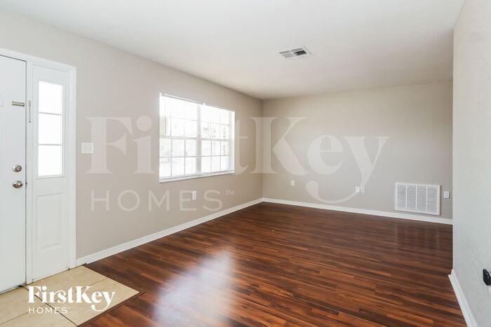 Building Photo - 8241 Hixton Dr