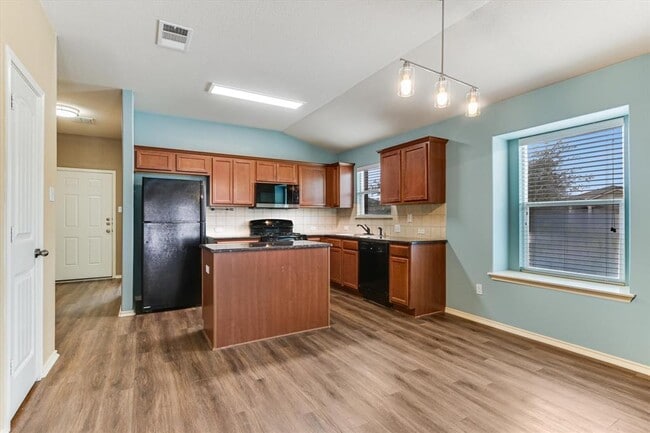 Building Photo - 2864 Hearthsong Loop