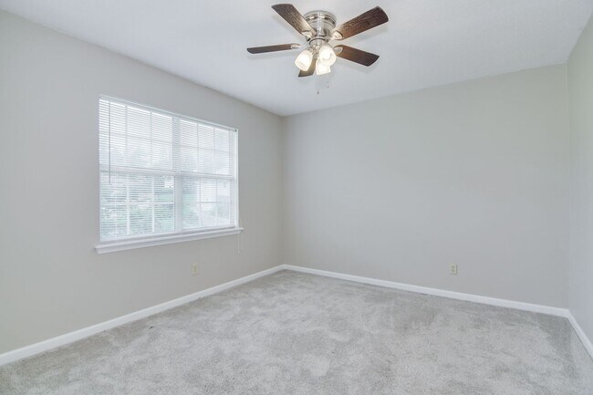 Building Photo - 321 Timberidge Dr