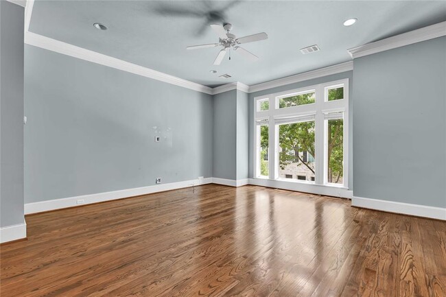 Building Photo - 4631 Regent Manor Dr