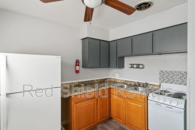 Building Photo - 815 George Pl
