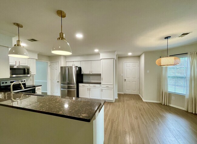 Building Photo - 6207 Oaken Gate Dr S