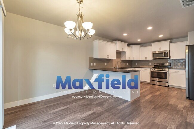 Building Photo - LEASE SPECIAL - 3BD, 2.5 BA, 2GA Draper townhome with super fast fiber internet