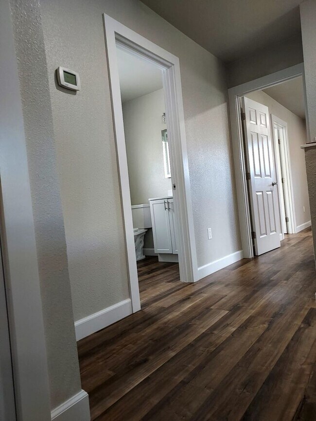 Building Photo - 2 Story Remodeled Single-Family Home in Po...