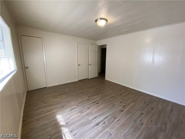 Building Photo - 7656 Hart Dr