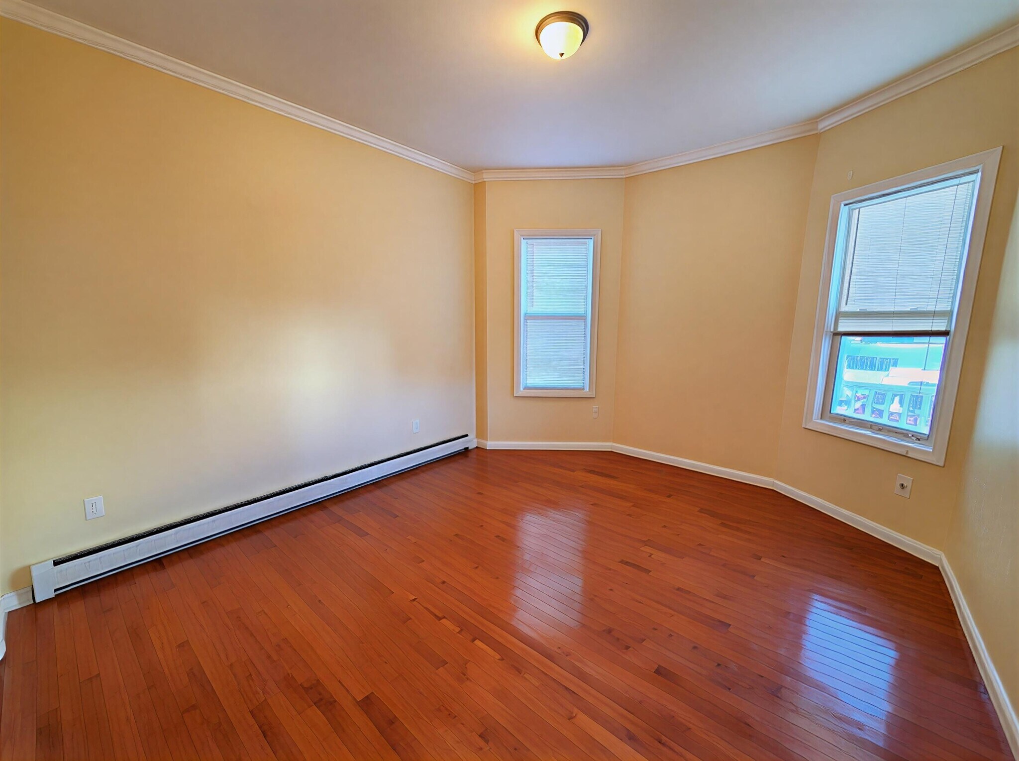 Building Photo - 64 Dehon St