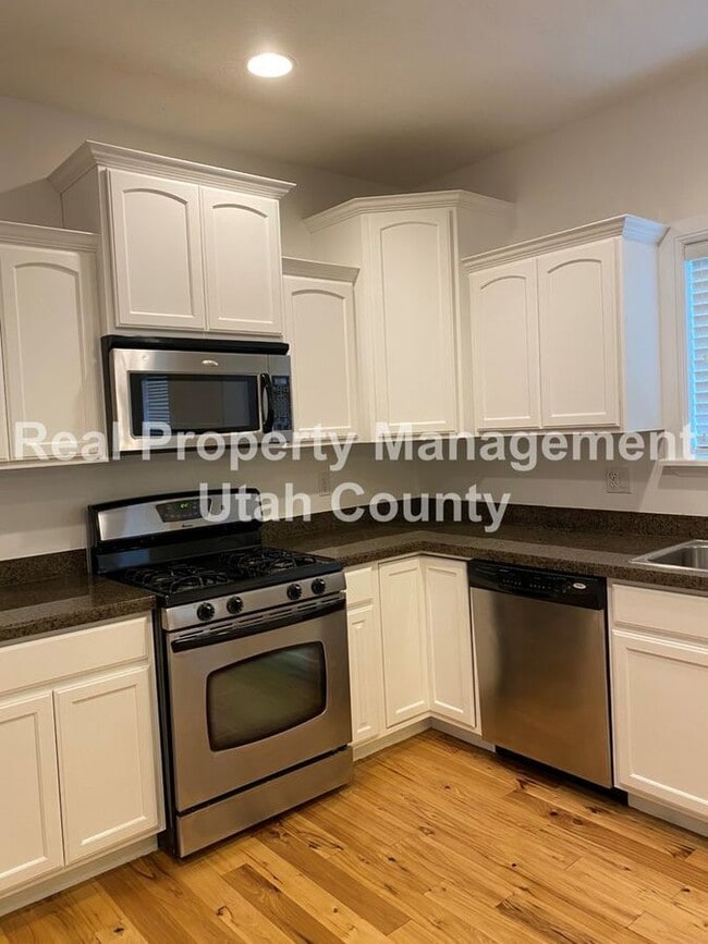 Building Photo - 1769 S 700 W