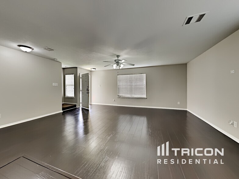 Building Photo - 6448 Mountain Pines Ln