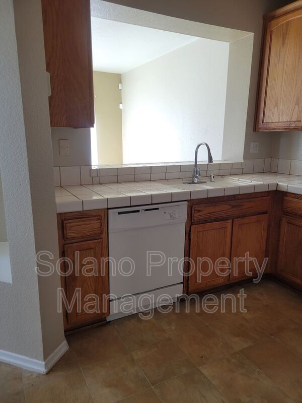 Building Photo - 358 Flagstone Cir