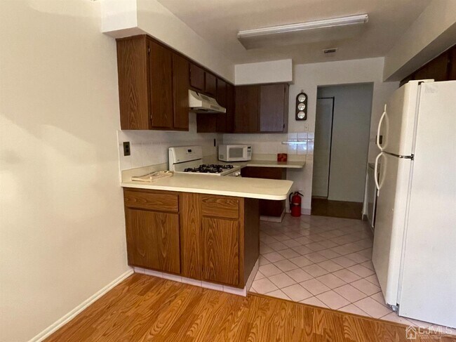 Building Photo - 1602 Green Hollow Dr