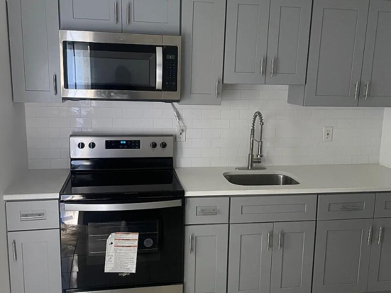 Building Photo - 2844 Ormes St