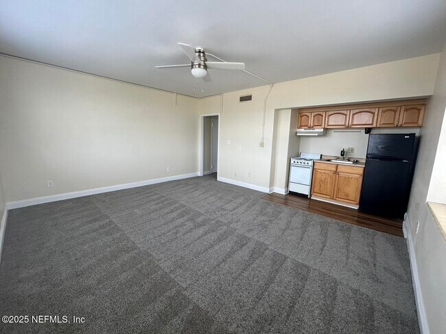 Building Photo - 311 W Ashley St