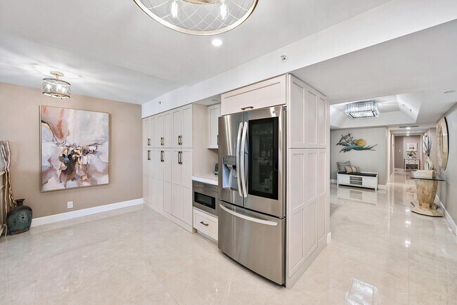 Building Photo - 176 Helios Dr