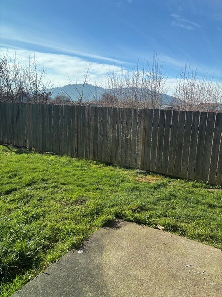 Building Photo - 2010 Cypress Ct