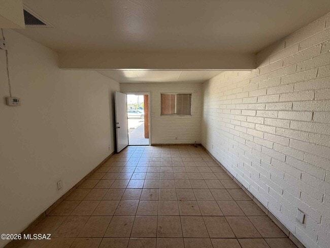 Building Photo - 4904 S 13th Ave
