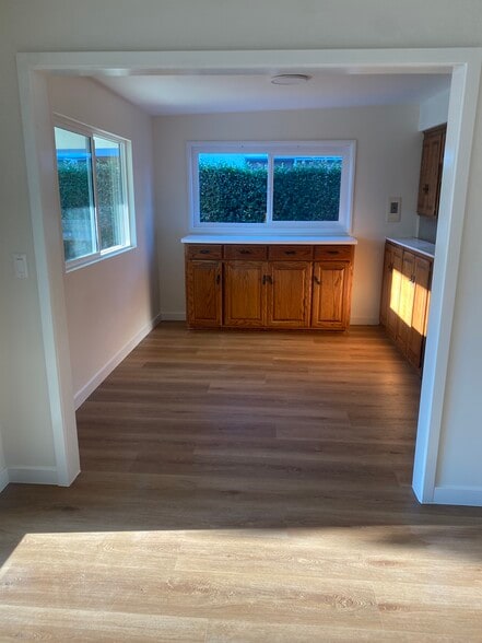 Breakfast area - 5419 Murietta Ave