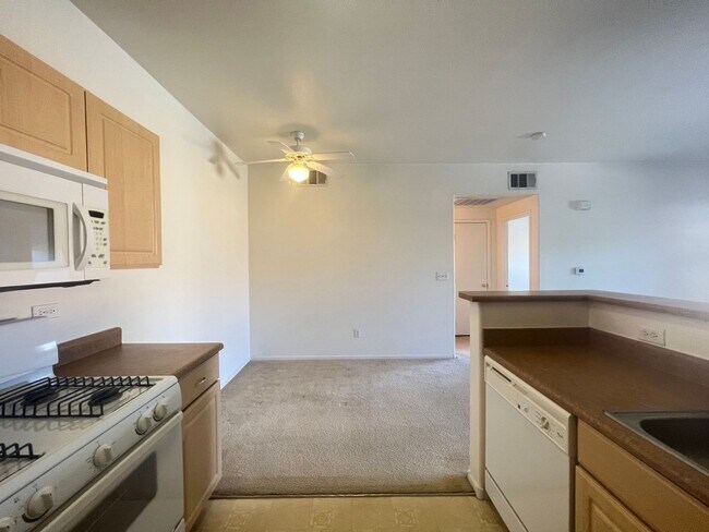 Building Photo - 2nd floor Condo in Gate Community Near Sky...
