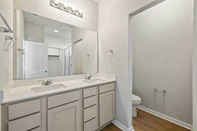 Building Photo - 509 Dubina Ave