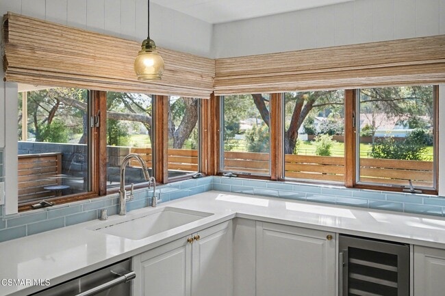 Building Photo - 1292 Brookview Ave