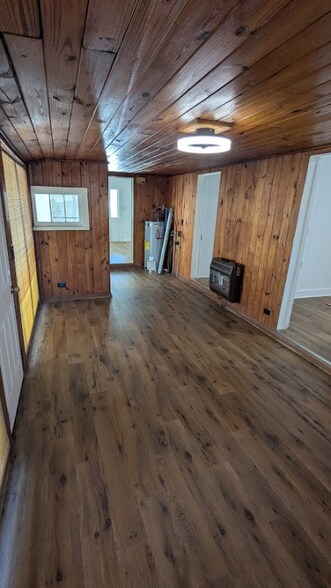 Building Photo - 112 E Orange Ave