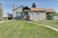 Building Photo - Shadle Park 3 Bedroom 2 Bath Home near Gar...