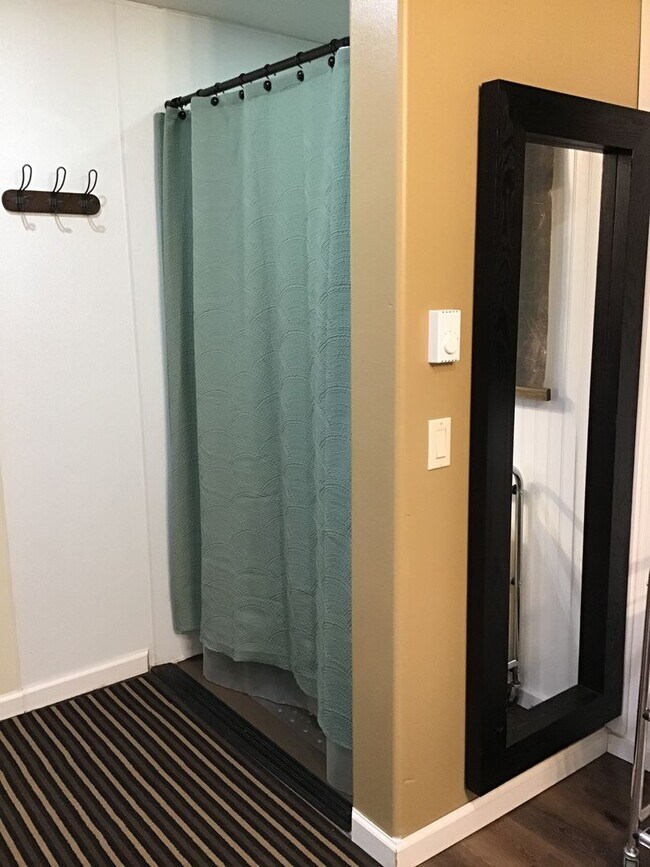 Building Photo - For Rent: Fully Furnished Barndominium downstairs unit 1 bedroom 1 bath on a Tumalo Ranch