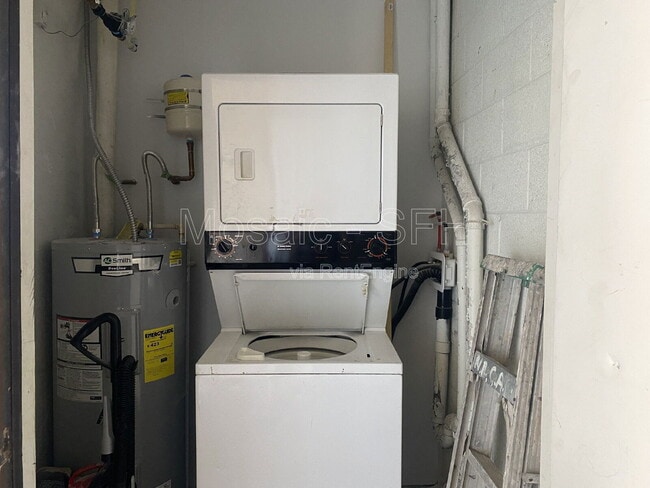 Building Photo - 3810 N Maryvale Pkwy