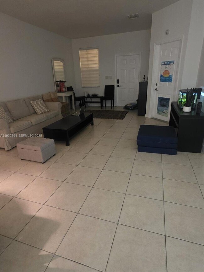 Building Photo - 12437 SW 125th Terrace