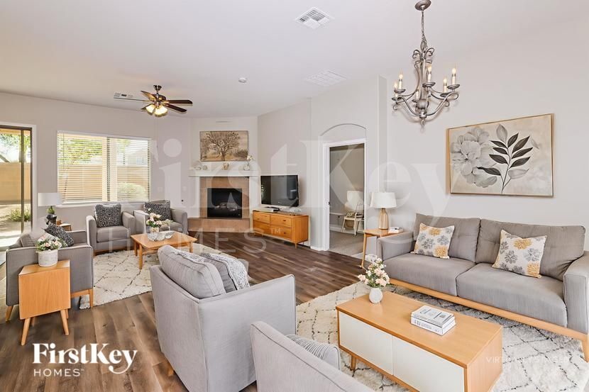 Building Photo - 1809 S 123rd Dr