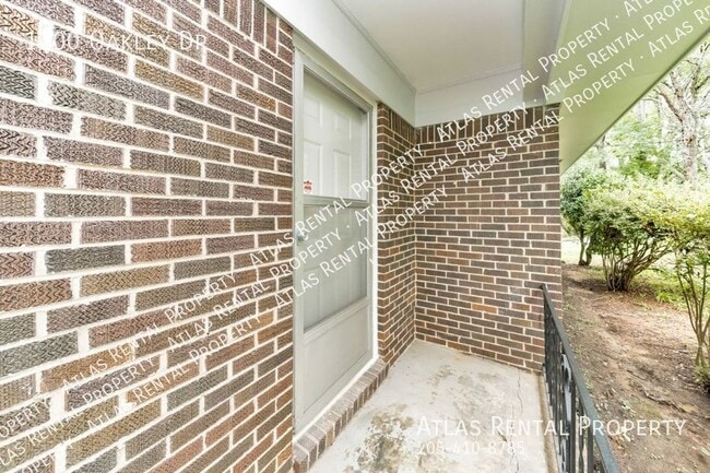 Building Photo - 1200 Oakley Dr