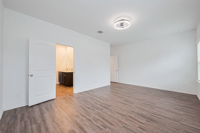 Building Photo - 12518 Pelican Bay Dr