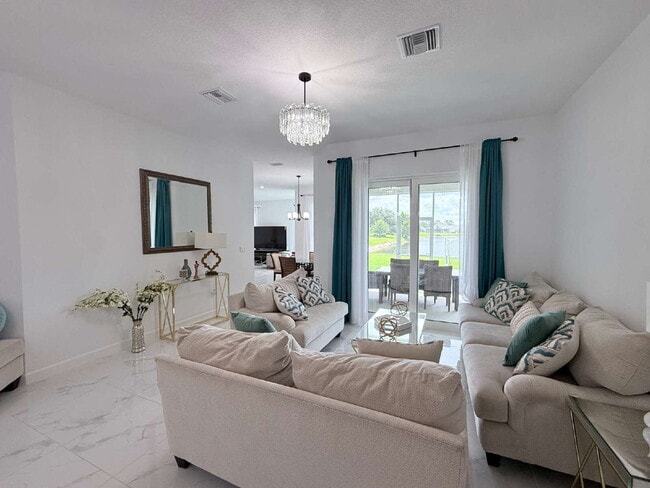 Building Photo - 5 Bedroom and 6 Bathroom, Lake view House