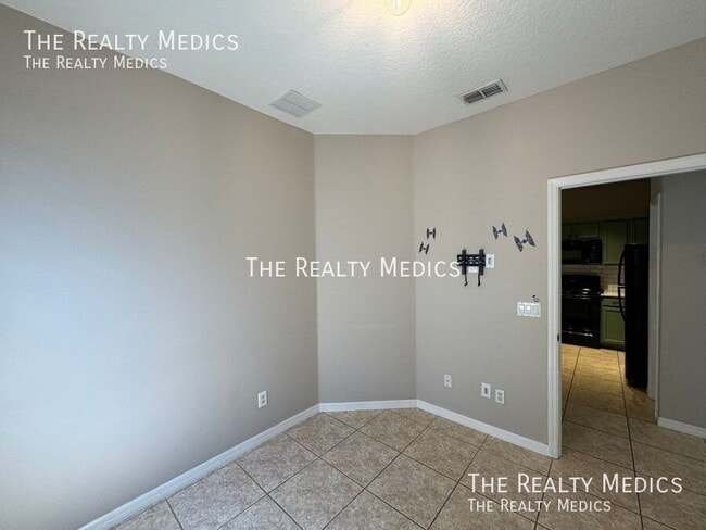 Building Photo - 2854 Oakwater Dr