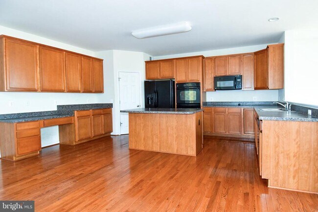 Building Photo - 3082 American Eagle Blvd