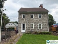 Building Photo - 1037 N 6th St Ext