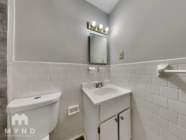 Building Photo - 1529 Plover Rd