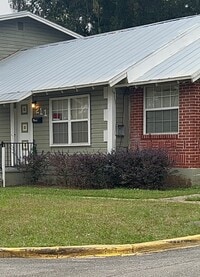 Building Photo - 211 Jakes & Patterson St