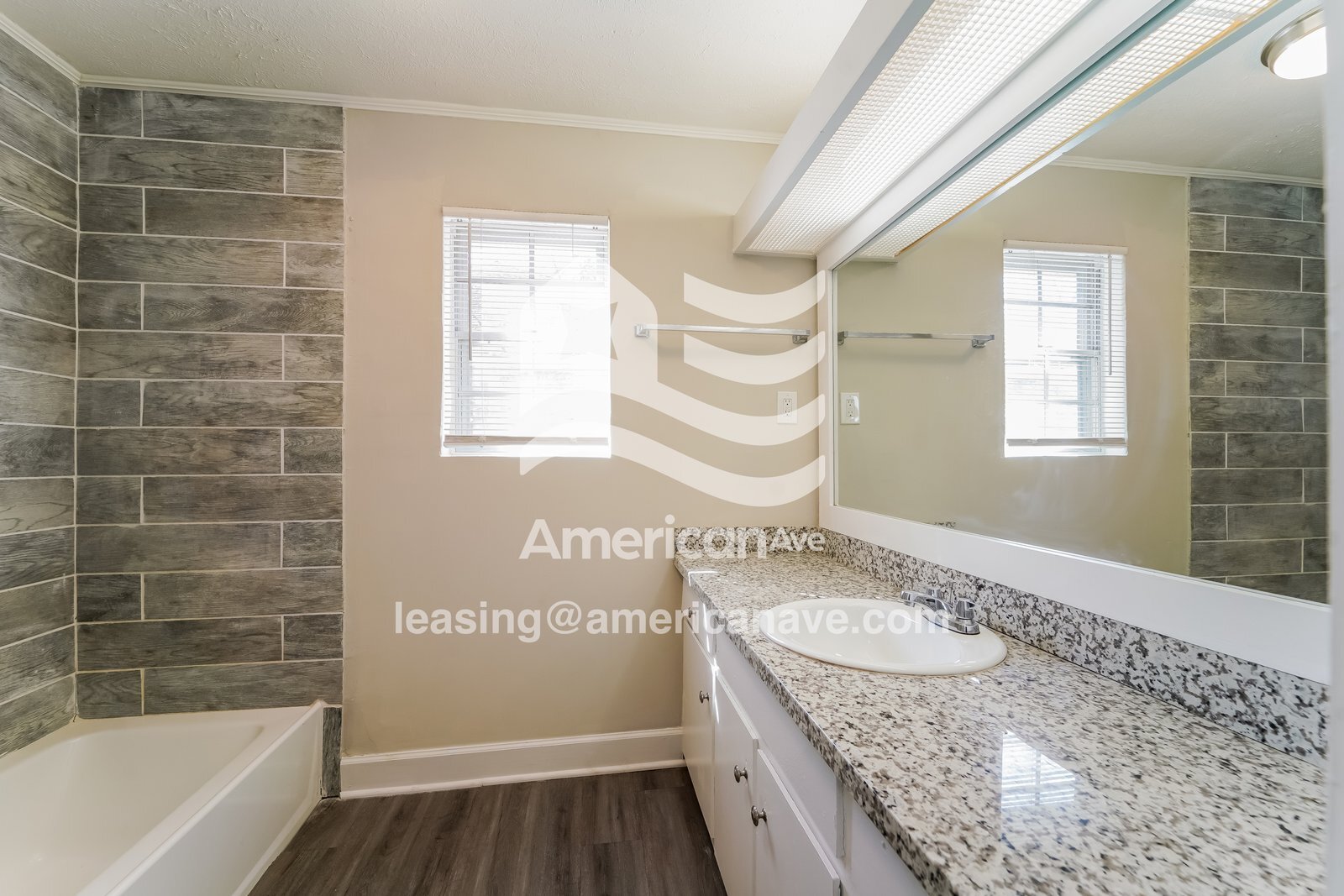 Building Photo - 1217 Foxhill Dr